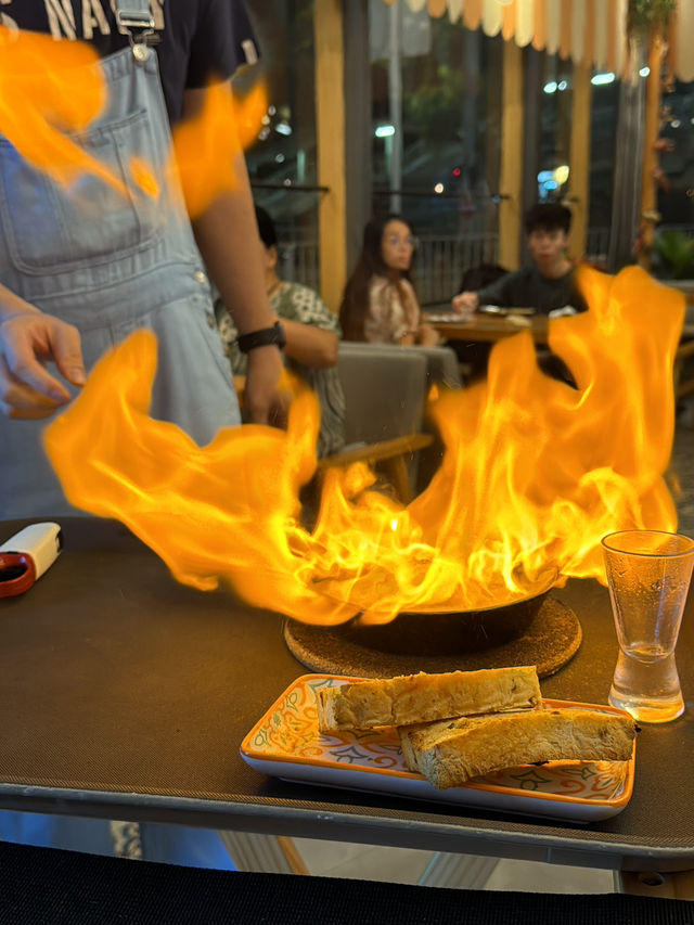 筲箕灣充滿童真嘅旋轉木馬主題餐廳🎠 