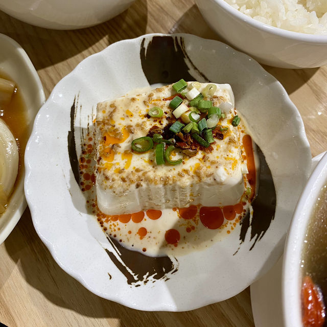 【高雄】美良家｜高醫附近CP值很高的文青燉湯店 ！用餐時間總是高朋滿座