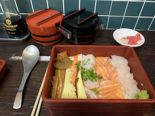 "진주 초밥의 진수, ‘료시’에서의 맛있는 하루"