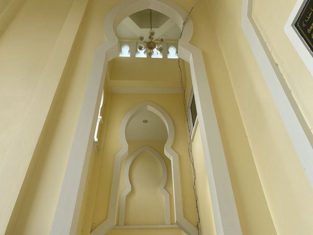 ทัชมาฮาลแห่งตรัง (มัสยิดมะดีนะตุลอิสลาม)