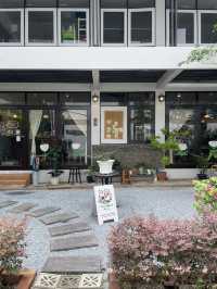 คาเฟ่น้ำชา ใกล้หอศิลป์กรุงเทพ