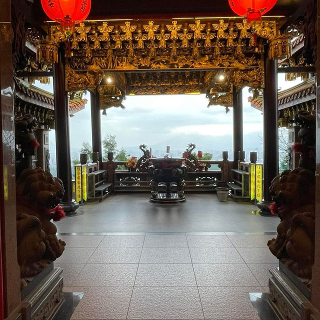 烘爐地南山福德宮