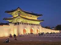 The almighty old gingko tree turns yellow at Gyeongbukgung