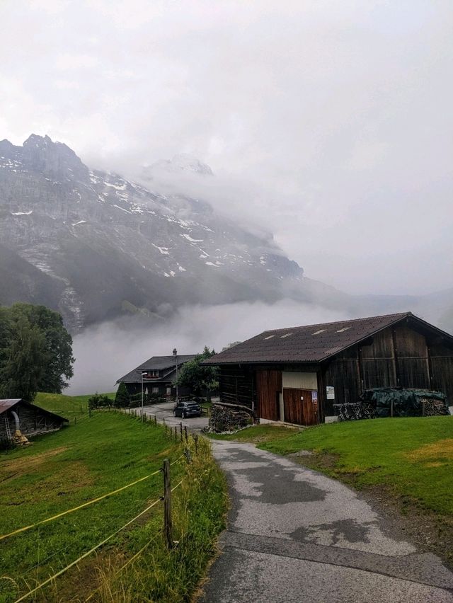 世界最美的山城，前往少女峰必經的仙氣小鎮：格林德瓦 Grindelwald 