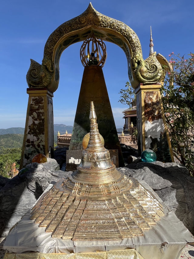 วัดผาซ่อนแก้ว เพชรบูรณ์ 