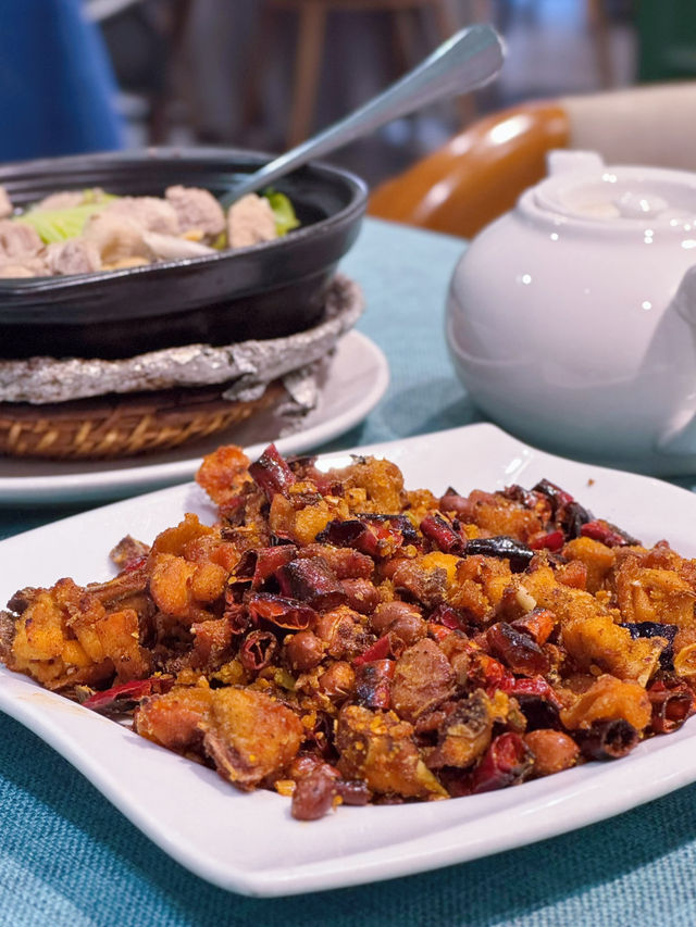 天氣涼涼梗係要食煲仔飯😋
