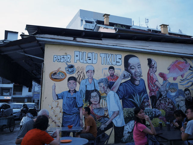 Retro Vibes: A Snapshot Journey Through Georgetown’s Timeless Charm