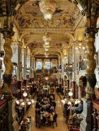 New York Cafe: Handsdown to the The Most Beautiful Cafe in the world 