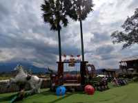 วัดสวยล้านนา ทัศนียภาพทุ่งนา ดอยภูคา อันงดงาม