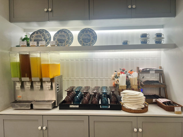 The Coral Finest Business Class Lounge Suvarnabhum