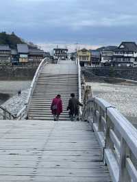 山口｜屹立逾350年 全木頭打造「不會倒的橋」岩國錦帶橋