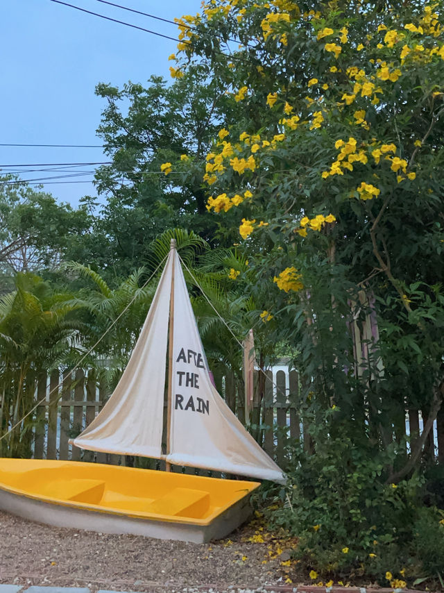 พาแฟนไปพายเรือที่คาเฟ่ After the rain 