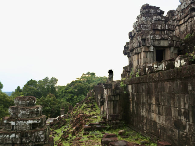 Where History Meets Majesty: Phnom Bakheng
