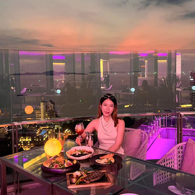 Rooftop วิวทะเลพัทยา 180องศา