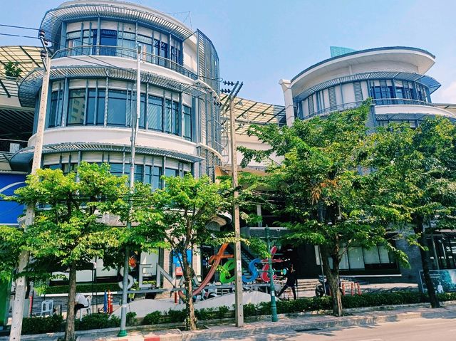 泰國曼谷市中心湄南河畔著名商場景點：Sena Fest，現代化商場，適合休閒逛街購物