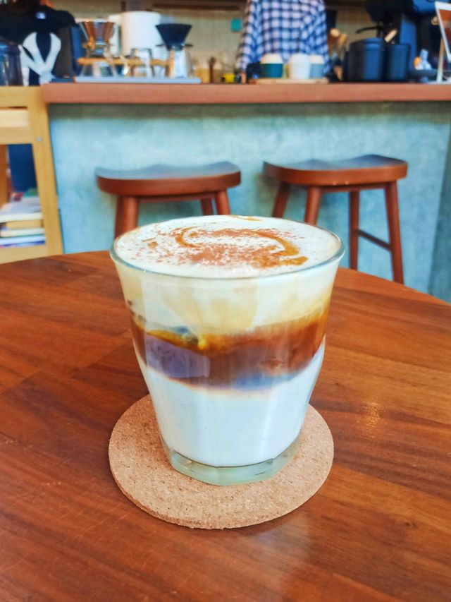Little Giant ร้านกาแฟฟิวดี ใกล้สวน