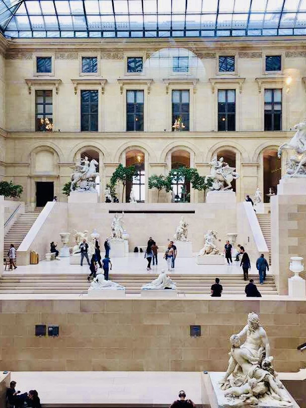 When you only have 1 day in Paris, say hi to Mona Lisa!