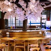 櫻花樹下吃火鍋？！頭份秘境餐廳，適合聚餐