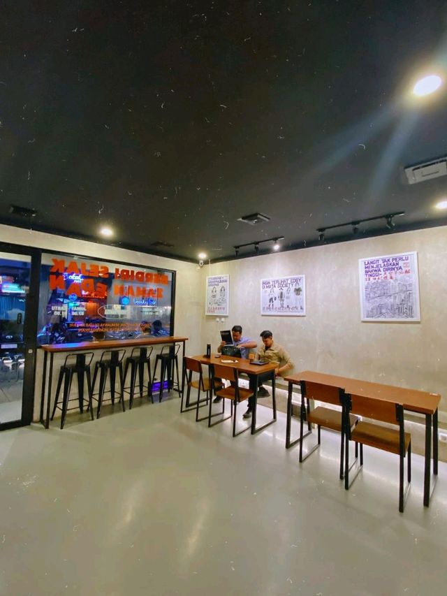 TOKO KOPI MANUSIA