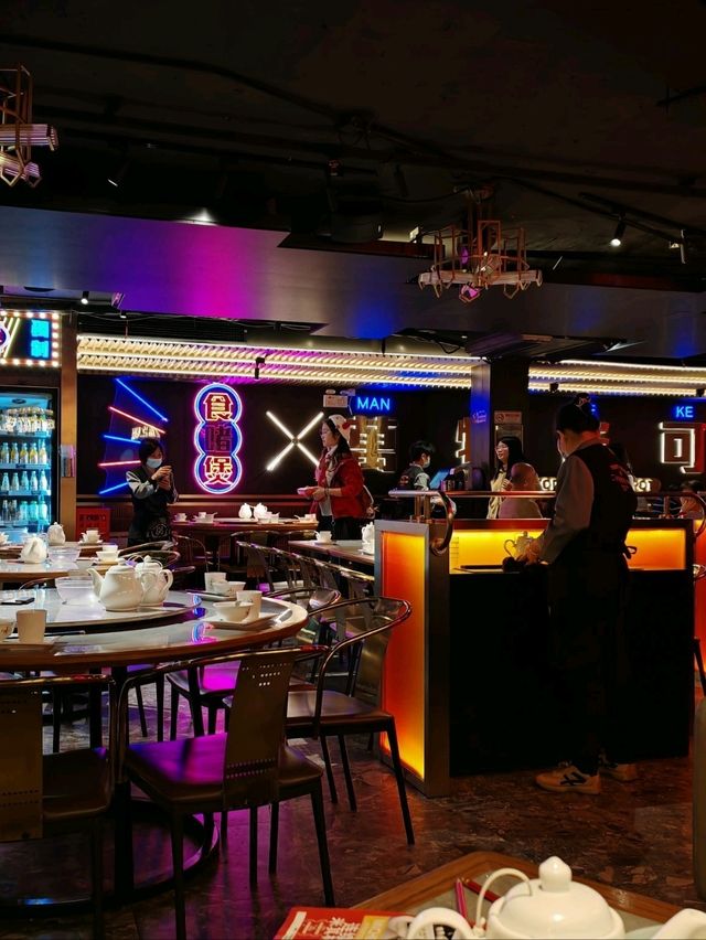 A Taste of Luxury at God of Braised Pot, Guangzhou