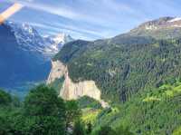 [🇨🇭スイス] インターラーケンから乗る山岳鉄道 — アルプスの絶景を堪能する旅