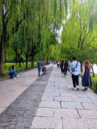 West Lake, a must-visit scenic hotspot in Hangzhou, China. 