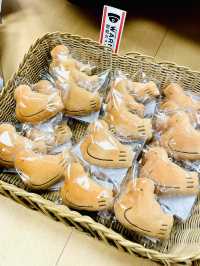 【神奈川県/鎌倉　明治生まれの鳩サブレー🐦本店限定鳩グッズ商品もかわいい】