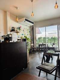 Kindly Coff คาเฟ่เล็กๆ ที่พกความอบอุ่นมาเต็มแก้ว