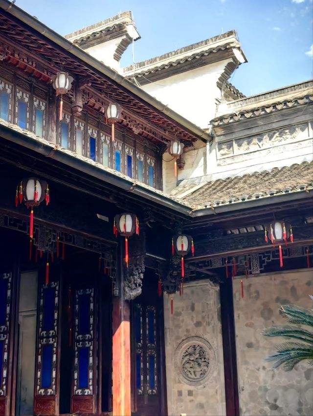 Hu Xueyan's Former Residence– A Merchant Prince's Lavish Legacy