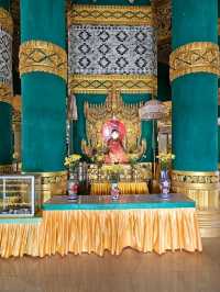 วัดพระเขี้ยวแก้ว ในเมืองเมียวดี ประเทศพม่า