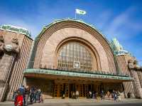 【街の動脈、アールヌーヴォー駅舎】ヘルシンキ中央駅（Helsingin päärautatieasema）🚉🏛️