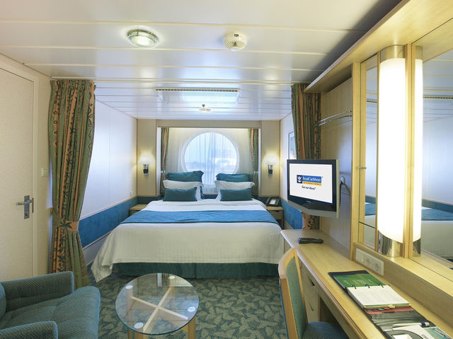 "Symphony of the Seas: A Floating Party (With Zero Chill)" 🎉🚢🔥