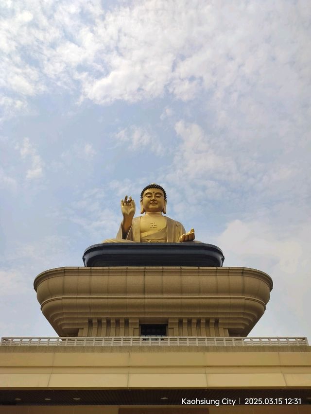พุทธอุทยาน Fo Guang Shan พระนั่งองค์ใหญ่