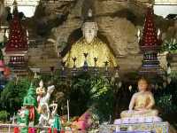 ไหว้พระธาตุผาเงา  เชียงแสน