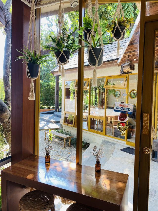 ร้าน MUUSE cafe x bar คาเฟ่สายชิล เชียงราย