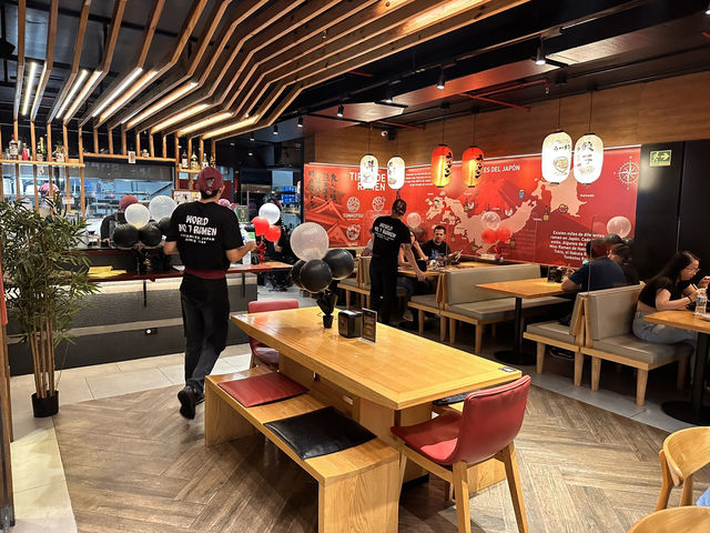 【Ajisen Ramen Citymall】中南米で出会えた、日本の“濃厚とんこつ”の味。