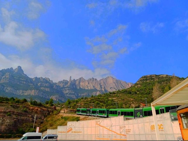 蒙特塞拉特齒軌鐵路壯觀通用聖山的旅程