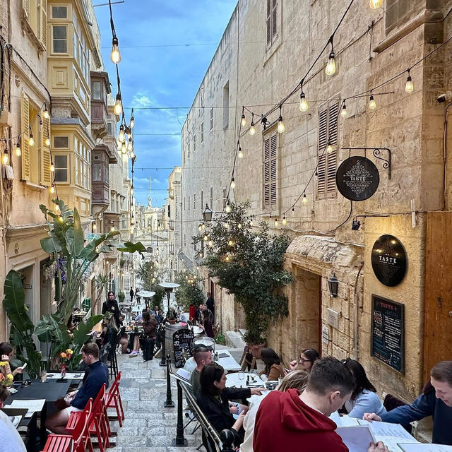 Valletta Market Guide: A Feast for the Senses in Malta's Capital🍊🛍️  