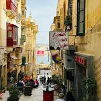 Valletta Market Guide: A Feast for the Senses in Malta's Capital🍊🛍️  