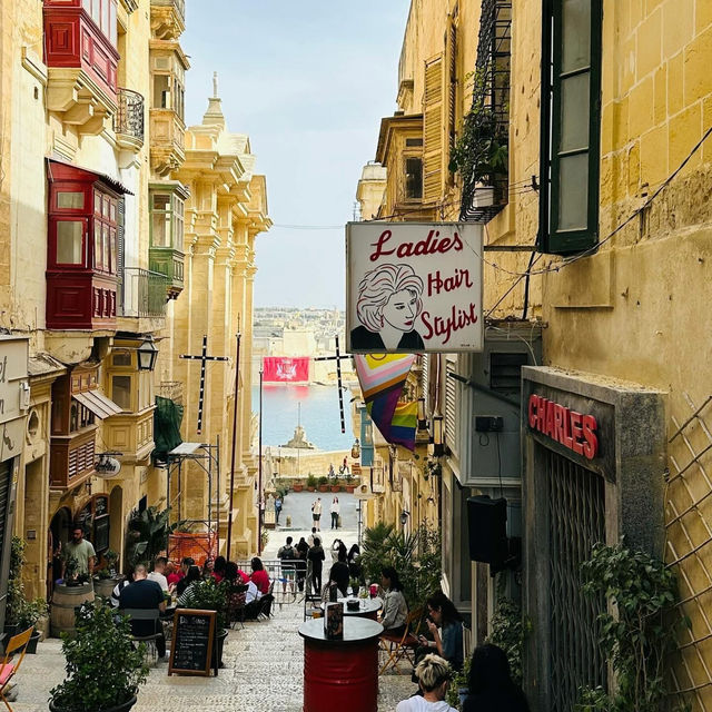 Valletta Market Guide: A Feast for the Senses in Malta's Capital🍊🛍️  