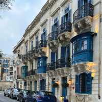 Valletta's Colorful Windows: A Photographer's Walking Tour🌈📸   