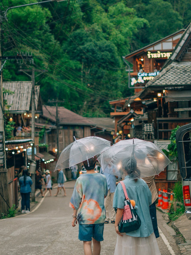 แม่กำปองในฤดูฝน ชุ่มฉ่ำหัวใจสุดๆ 💚🌧️