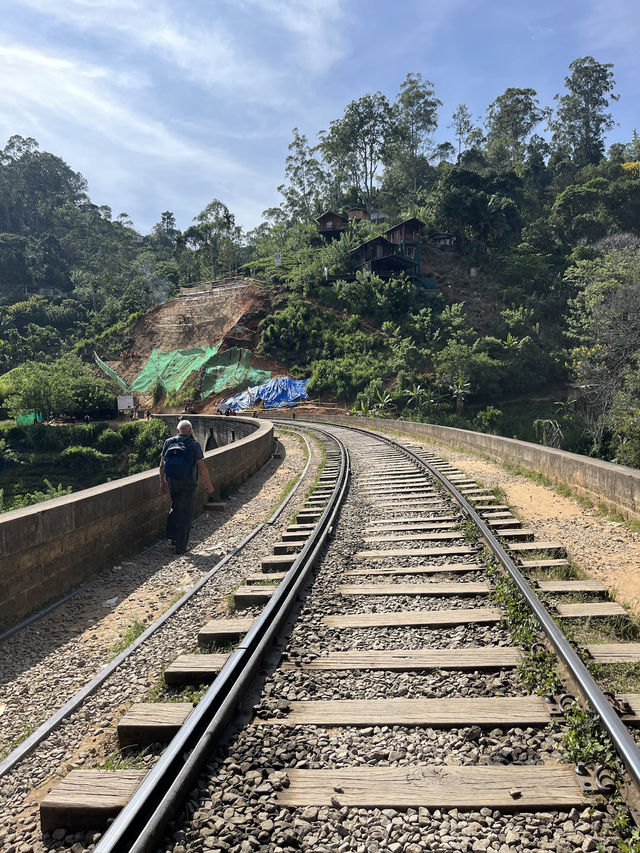 Discover the Charm of Nine Arches Bridge – Ella, Sri Lanka 