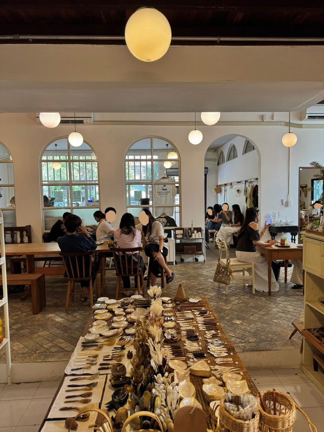 คาเฟ่เชียงใหม่ ที่ทีรามิสุอร่อยมากกก 🍰🧋