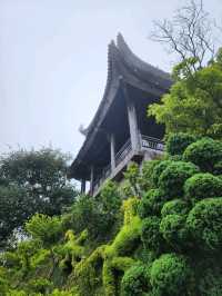 【ダナン/ベトナム】高台にある霧の中の9重の塔