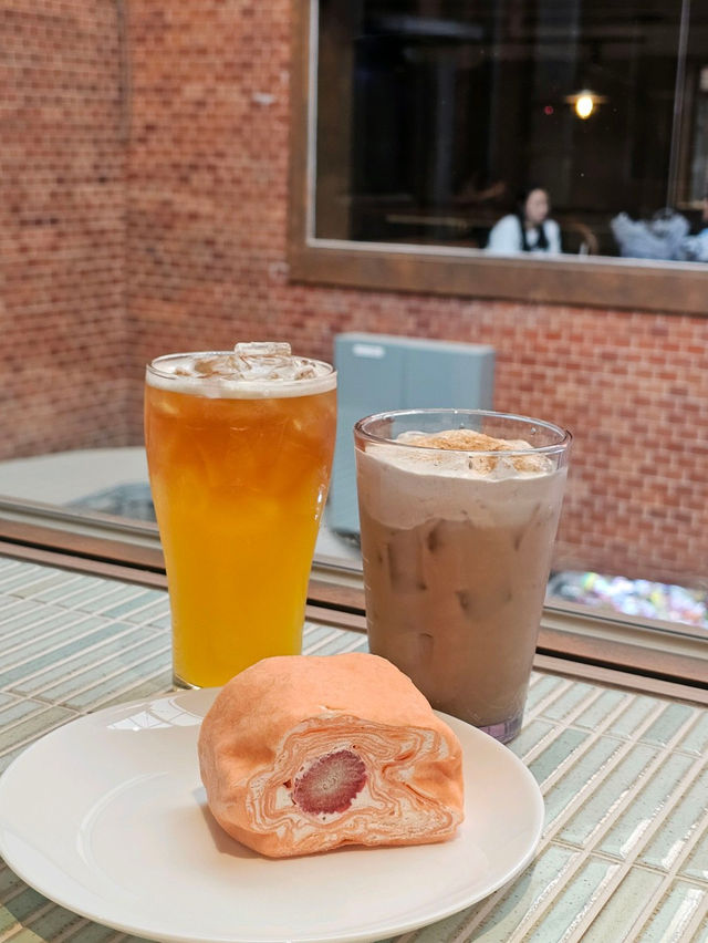 🎀🛍️종로 광장시장 카페, 전통과 현대의 공간 스타벅스 광장마켓점