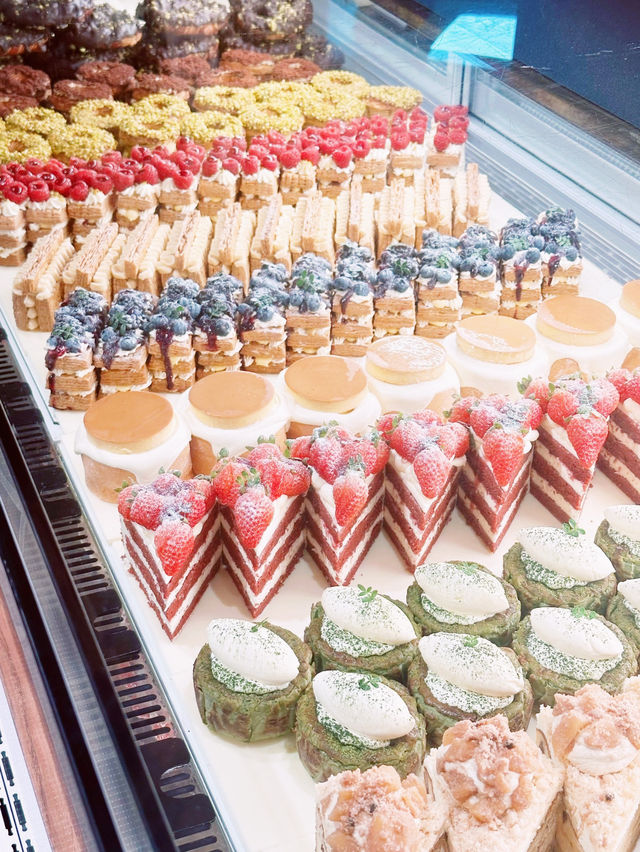 PAIN EN L’AIR: When Bread Takes Flight in Beijing 🥐✨