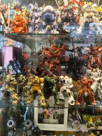 Mutant Book Base - Bookstore & Anime Figure Collector