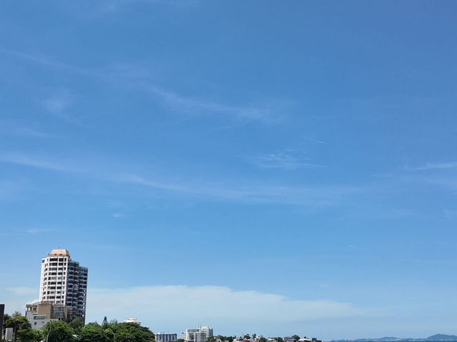 海と空が溶け合う絶景スポット🌅 カオサムムックで夕日を堪能しよう！ #カオサムムック #バンサーン #タイ旅行