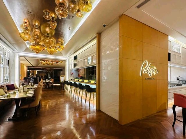 Enjoy Delicious Food - Raffles Hotel Jakarta 